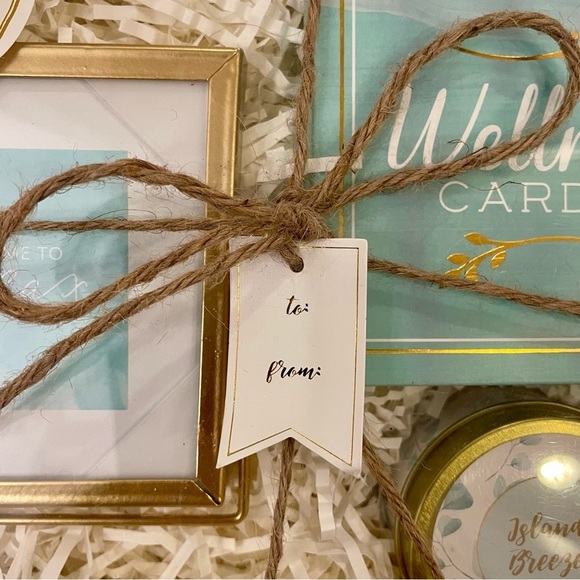 New Eccolo Wellness Gift Set With Card Set, Frame, Island Breeze Scented Candle. - Picture 7 of 13
